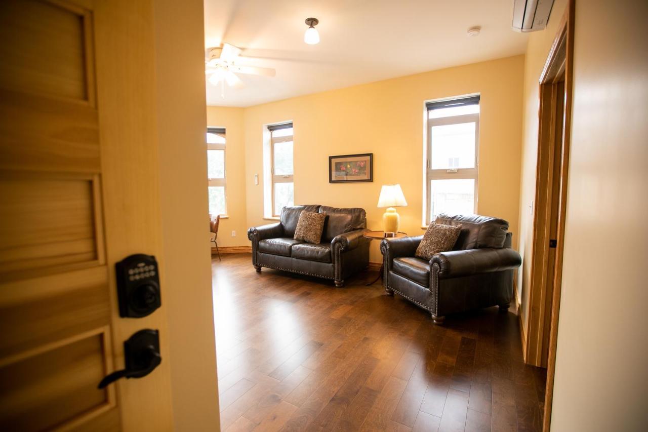 Goldfinch Suites Elkader Buitenkant foto